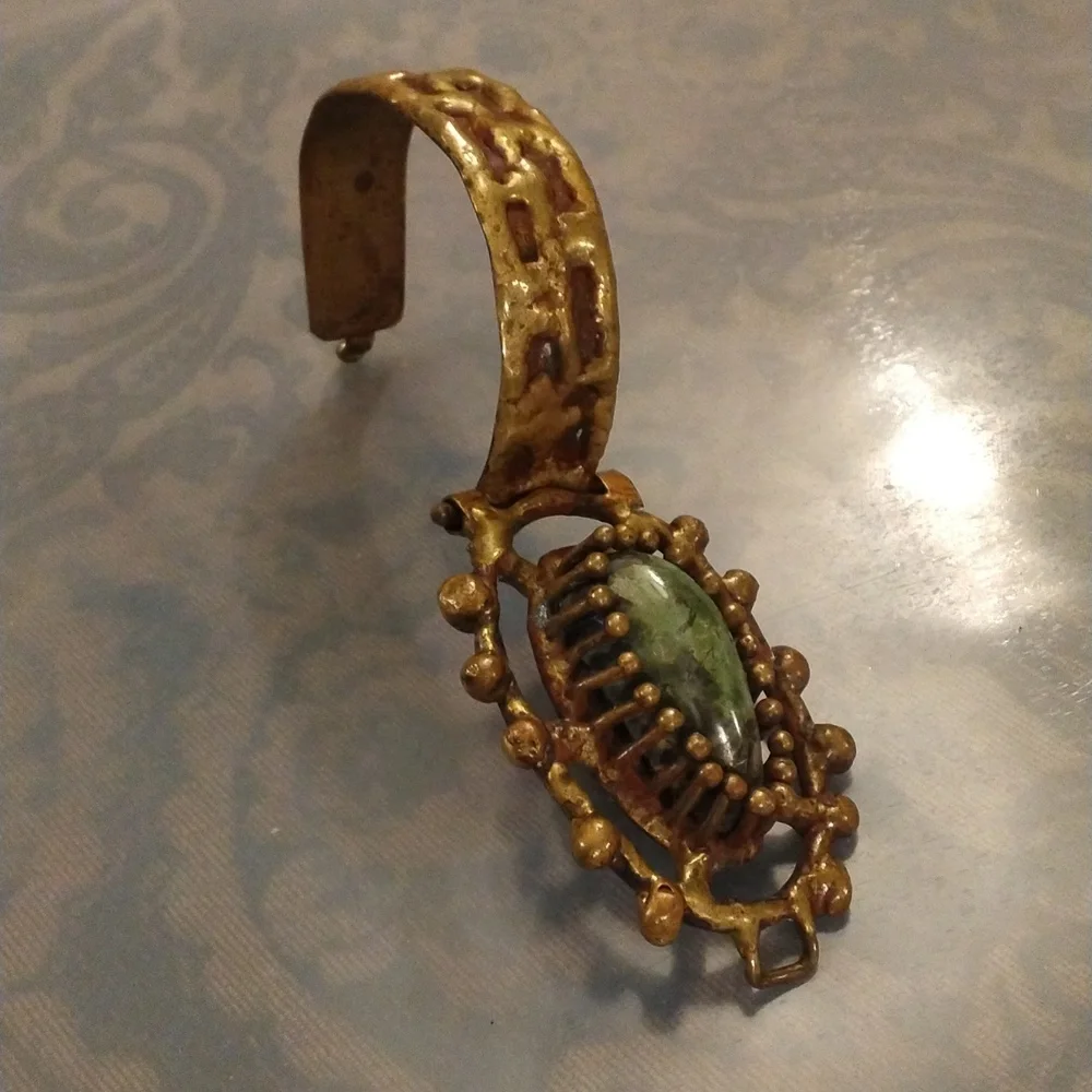 Vintage PAL KEPENYES Bracelet with Green Stones Signed - Picture 4 of 13